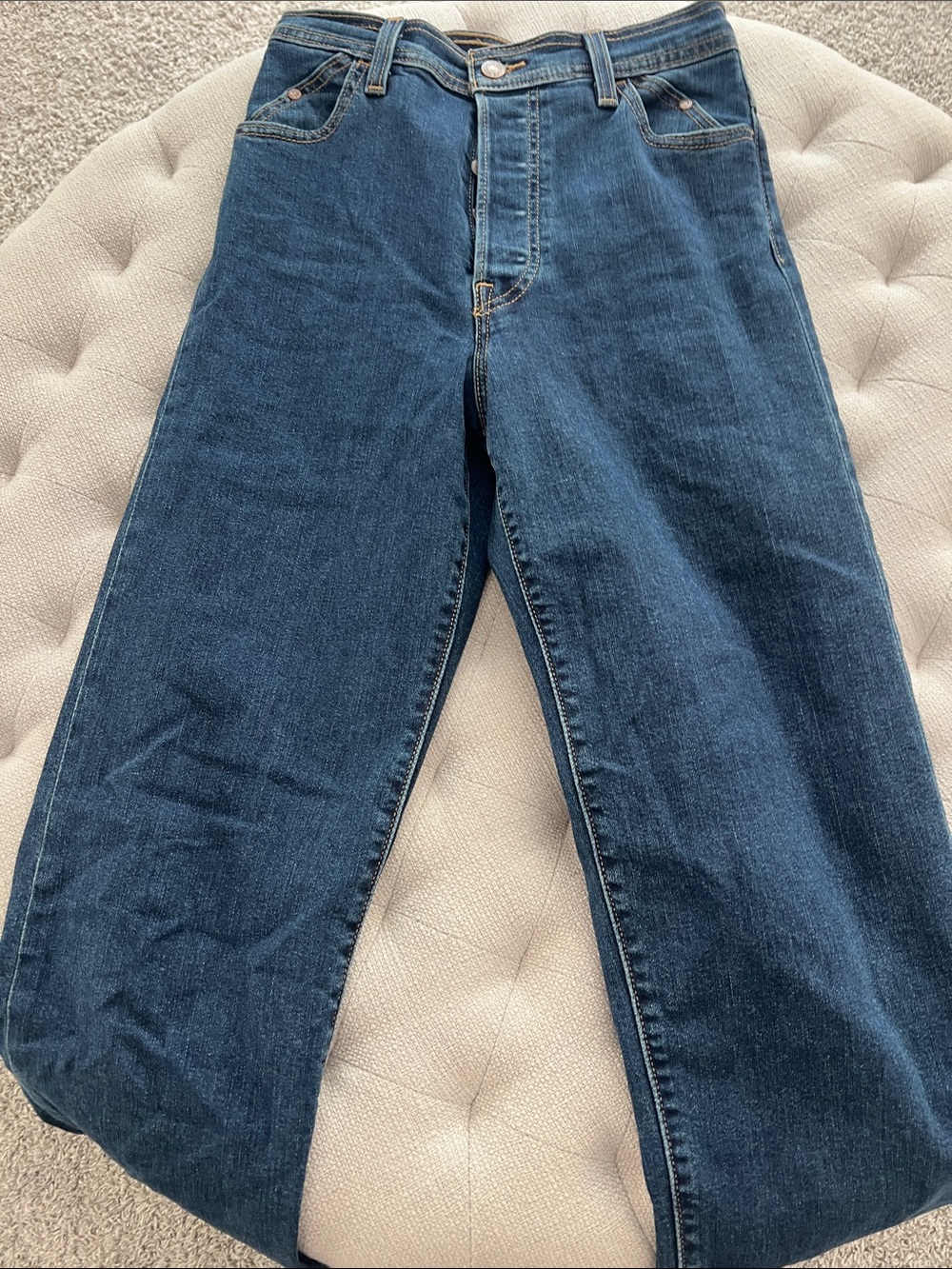 EUC Levi’s Ribcage Rivet Jeans 25 - Picture 2 of 5